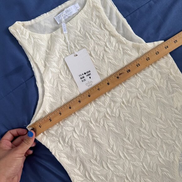MUY MUY Ivory Textured Sleeveless Bodysuit - Size M - NWT - Picture 6 of 7